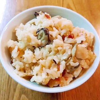 牡蠣と塩昆布の炊き込みご飯